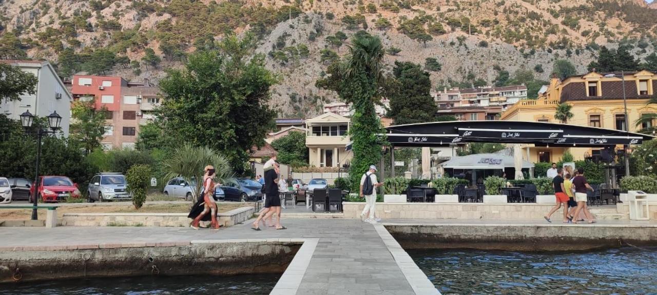 Bay Mola Aparts Daire Kotor